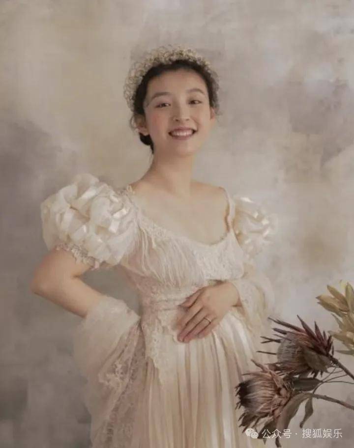 皇冠信用开号
_离婚三年又被拍到亲密逛超市皇冠信用开号
,他俩这是纯带娃还是真复合了?