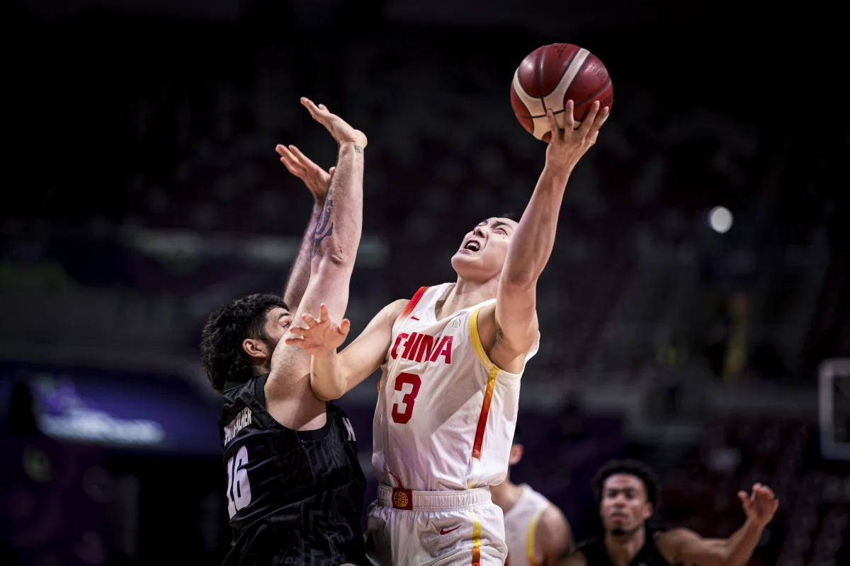 切尔西足球_时隔10年再进亚洲杯决赛切尔西足球!赵睿24+6中国男篮擒新西兰