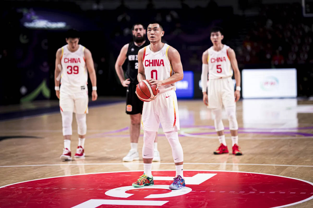 切尔西足球_时隔10年再进亚洲杯决赛切尔西足球!赵睿24+6中国男篮擒新西兰